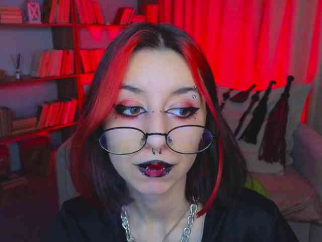 MistressMarcelline webcam