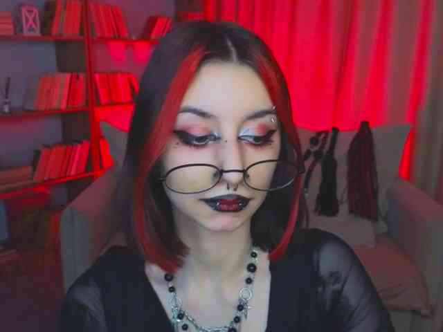 MistressMarcelline webcam