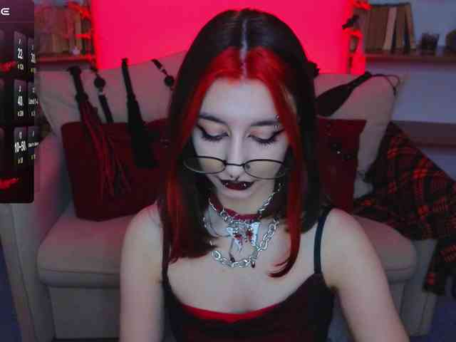 MistressMarcelline webcam