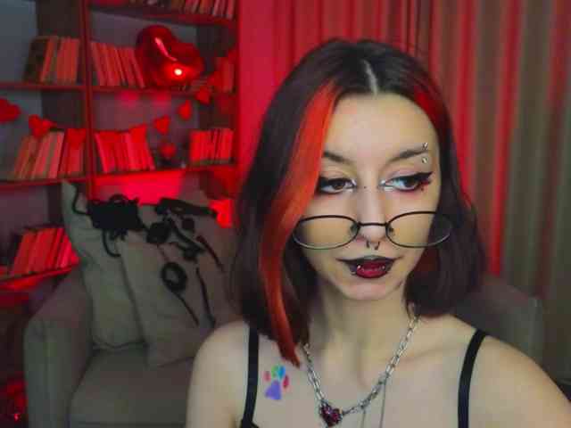 MistressMarcelline webcam