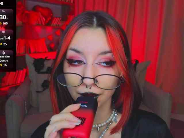 MistressMarcelline webcam