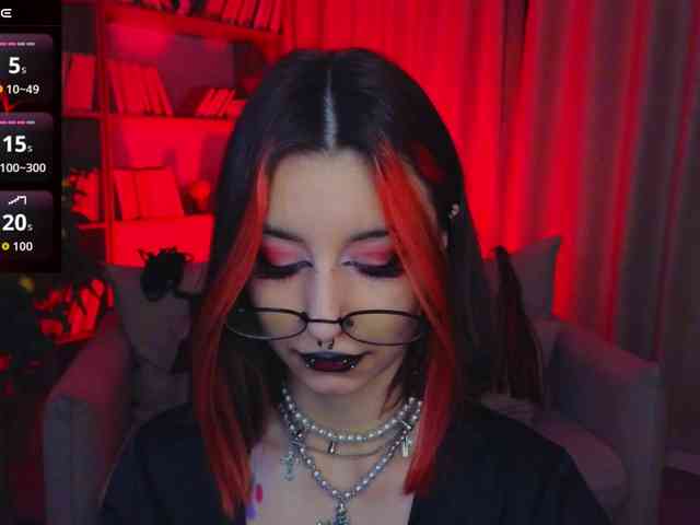 MistressMarcelline webcam