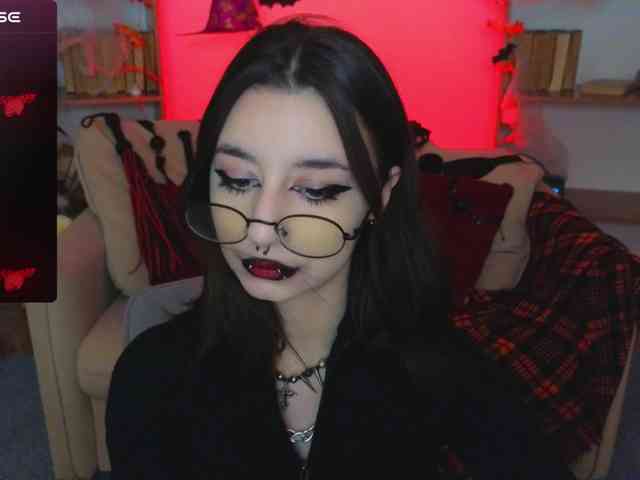 MistressMarcelline webcam