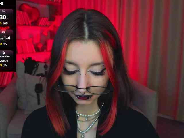 MistressMarcelline webcam