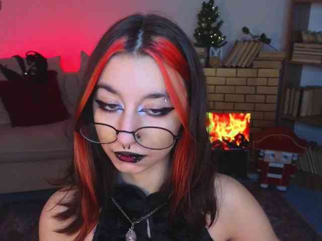 MistressMarcelline webcam