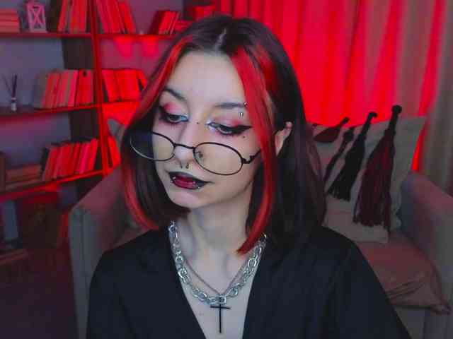 MistressMarcelline webcam