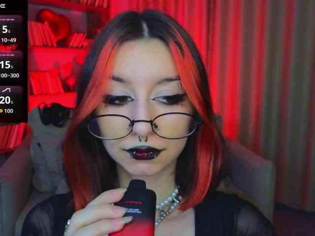 MistressMarcelline webcam