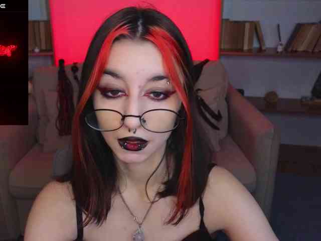 MistressMarcelline webcam