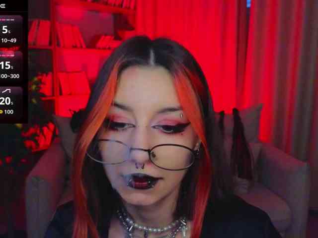 MistressMarcelline webcam