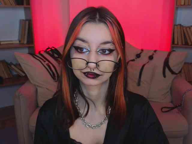 MistressMarcelline webcam