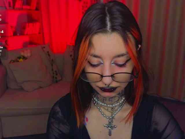 MistressMarcelline webcam