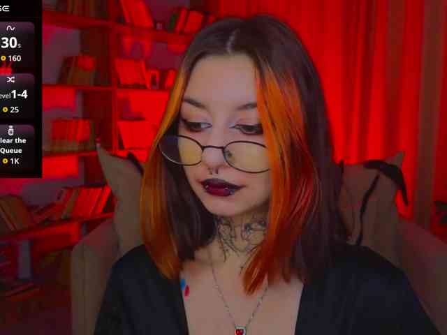 MistressMarcelline webcam