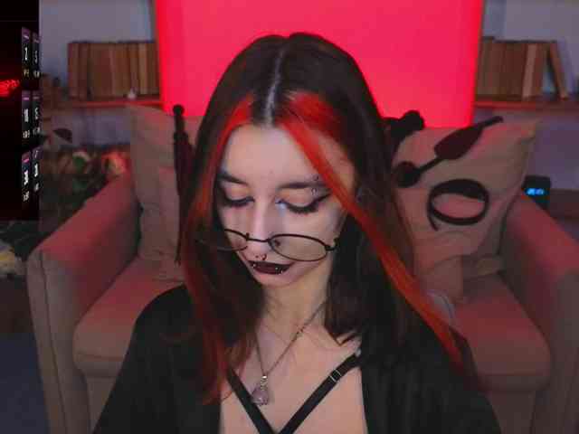 MistressMarcelline webcam