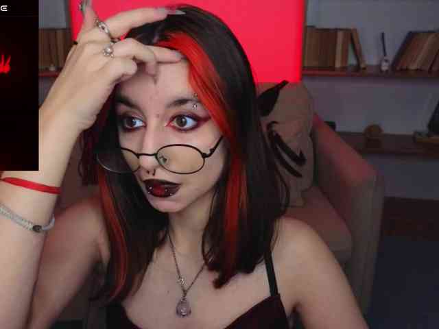 MistressMarcelline webcam