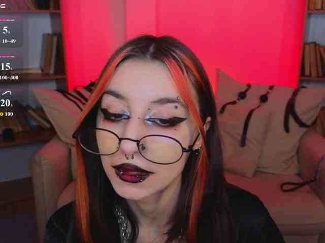 MistressMarcelline webcam