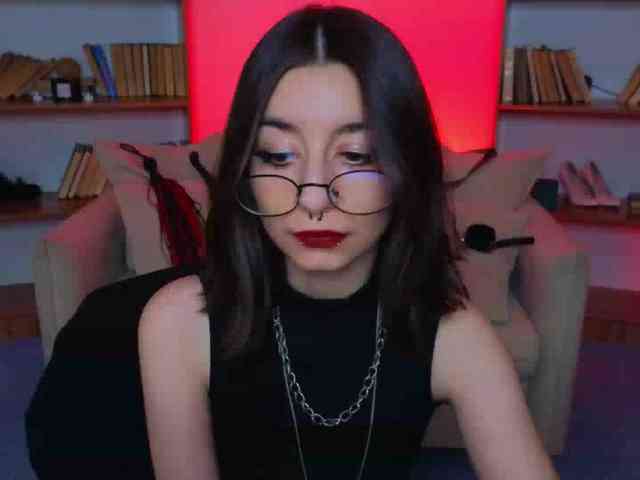 live strip chat MistressMarcelline