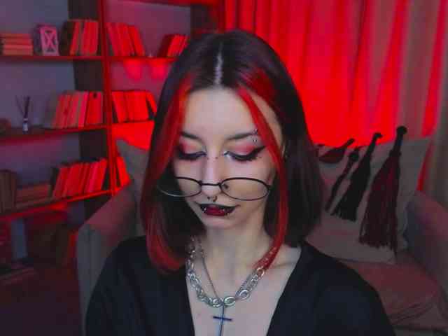 MistressMarcelline webcam