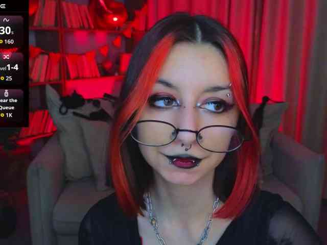 MistressMarcelline webcam