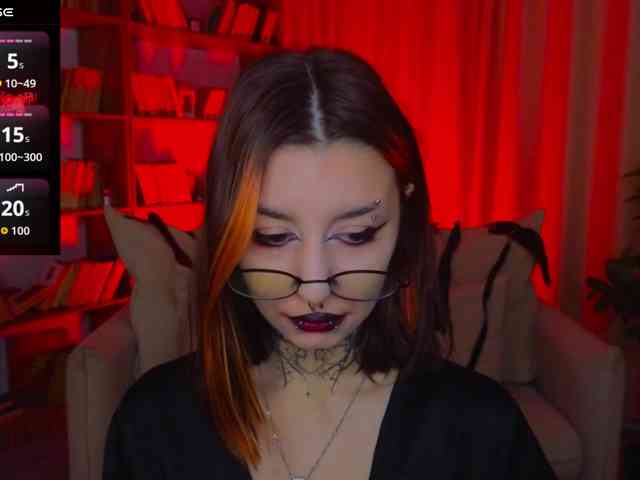 MistressMarcelline webcam