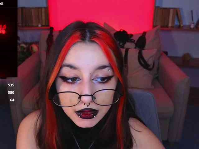 MistressMarcelline webcam