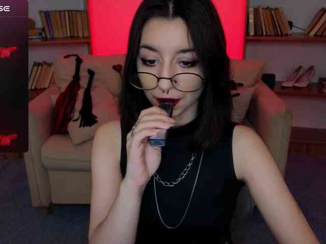 MistressMarcelline webcam
