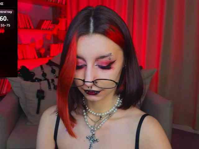 MistressMarcelline webcam