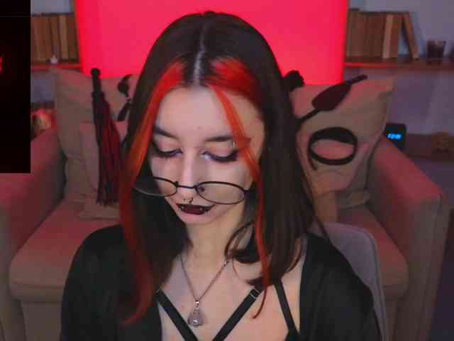 MistressMarcelline webcam