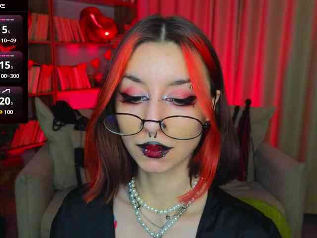 MistressMarcelline webcam