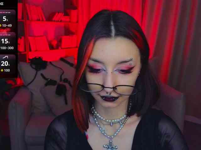 MistressMarcelline webcam