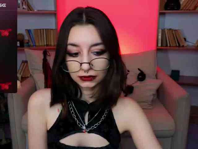 MistressMarcelline webcam