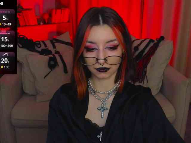 MistressMarcelline webcam