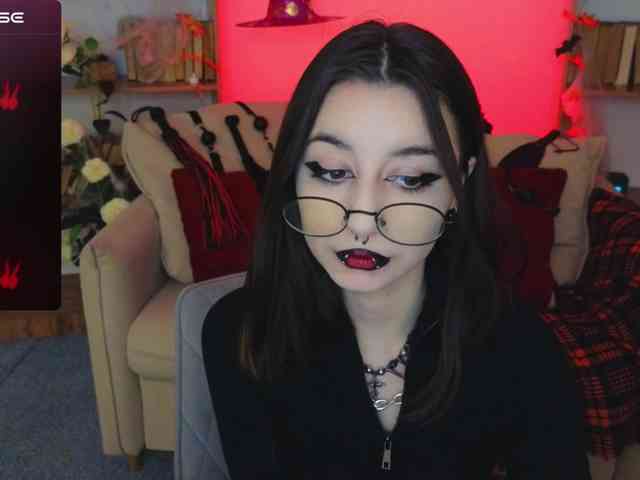 MistressMarcelline webcam