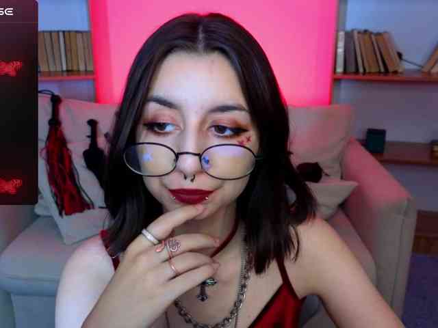 MistressMarcelline webcam