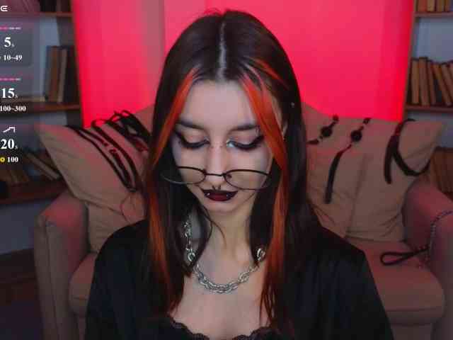 MistressMarcelline webcam