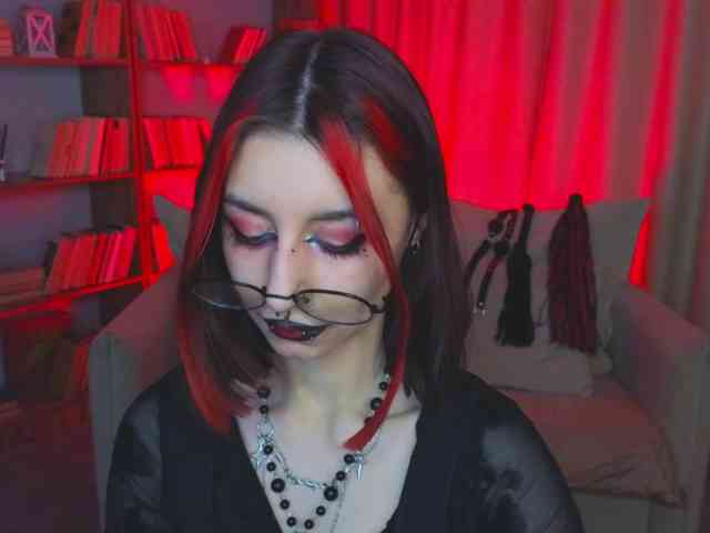 MistressMarcelline webcam