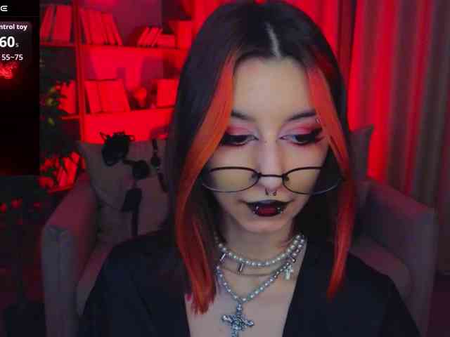 MistressMarcelline webcam