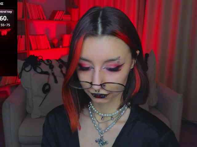 MistressMarcelline webcam
