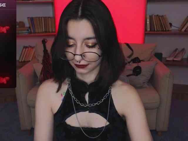 MistressMarcelline webcam