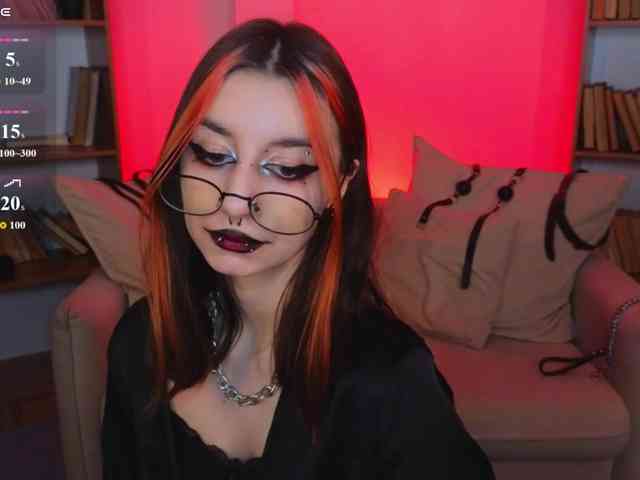 MistressMarcelline webcam