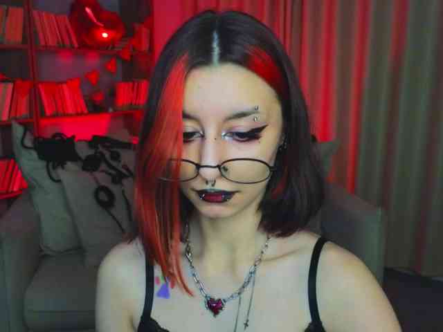 MistressMarcelline webcam