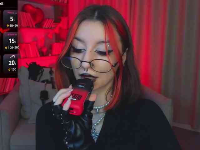 MistressMarcelline webcam