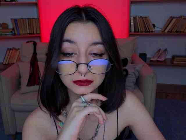 MistressMarcelline webcam