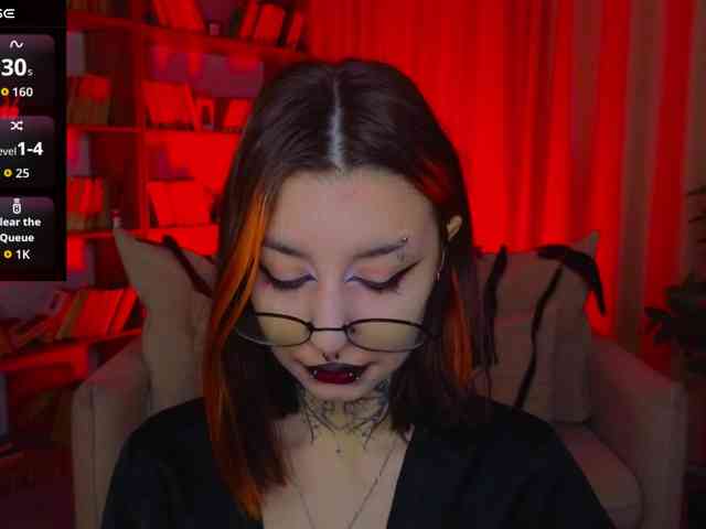 MistressMarcelline webcam