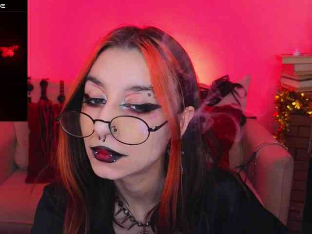 MistressMarcelline webcam