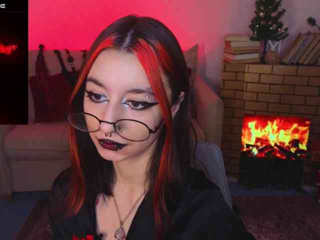 MistressMarcelline webcam