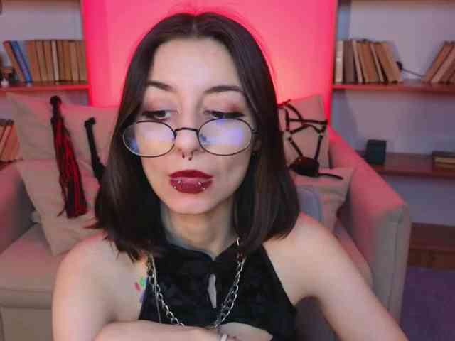 MistressMarcelline webcam