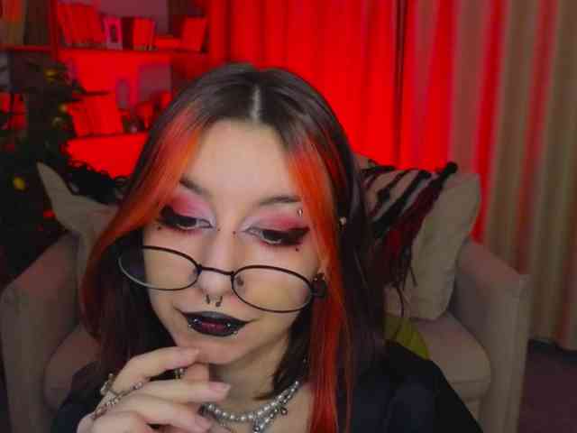 MistressMarcelline webcam