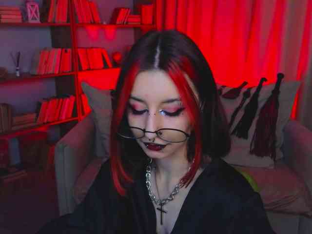 MistressMarcelline webcam