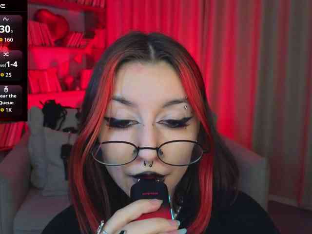 MistressMarcelline webcam