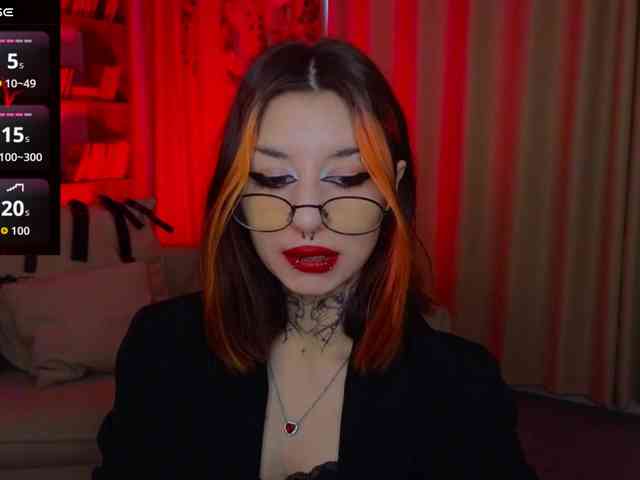MistressMarcelline webcam